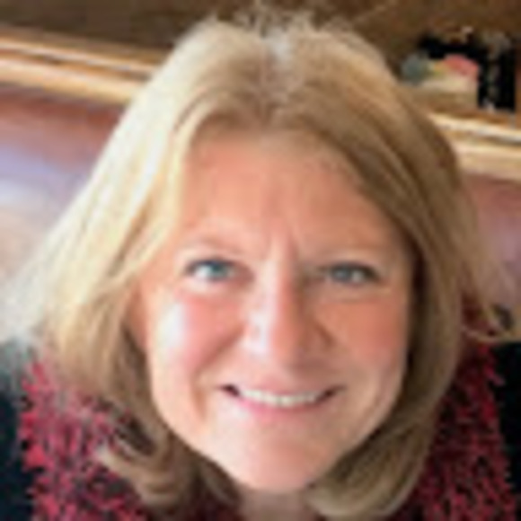 Meet your Posher, Sandee - Picture 1 of 1